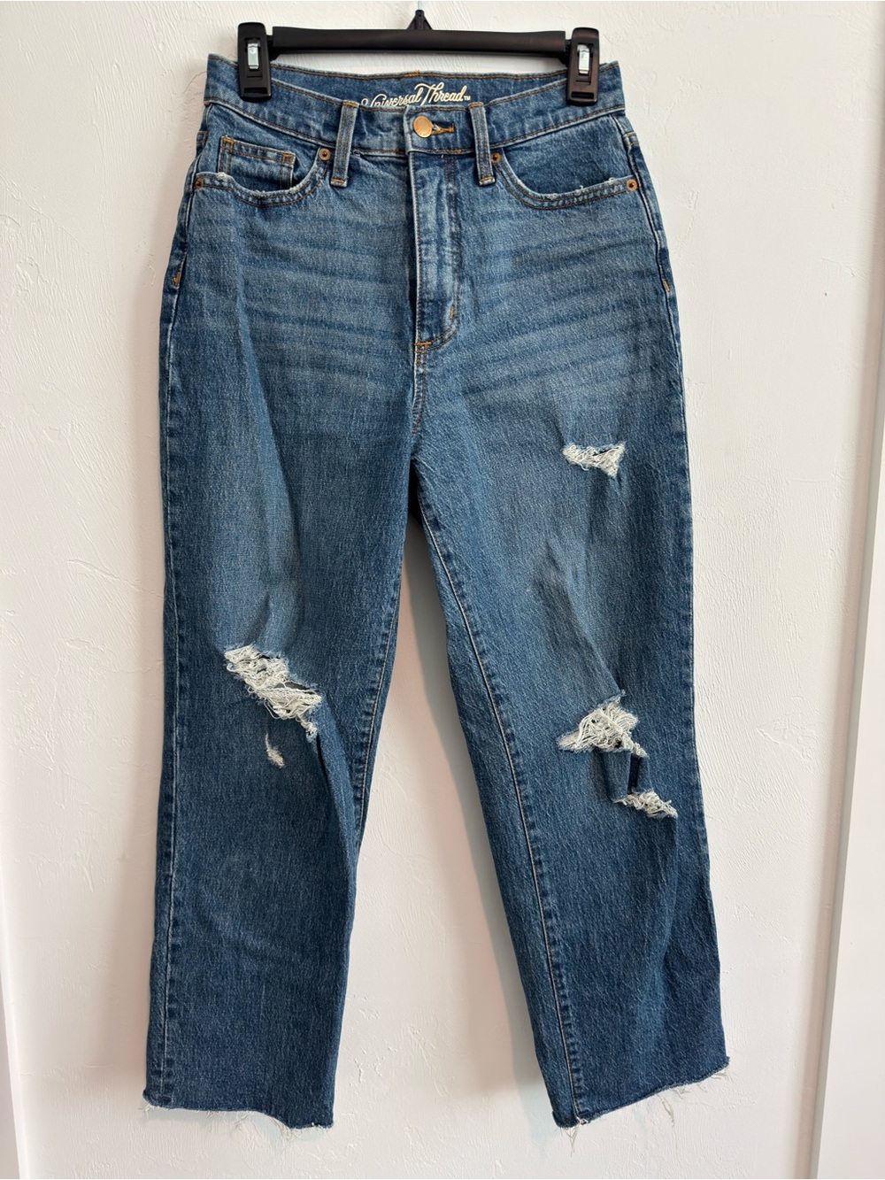 Universal Thread Vintage Straight Leg Distressed Jeans Size 4 / 27R